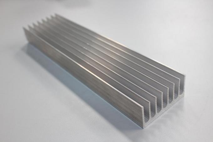 Kundengebundener großer Aluminiumkühlkörper, verdrängte Aluminiumkühlkörper-Platte und Kühlkörper-Stange, verdrängter Rundschreiben-Kühlkörper des Aluminium-6063